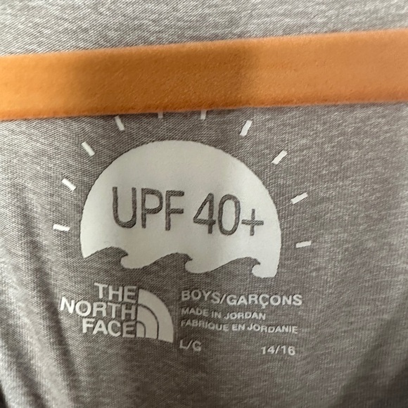 The North Face UPF 40 gray shirt size L - Like new - Picture 2 of 4